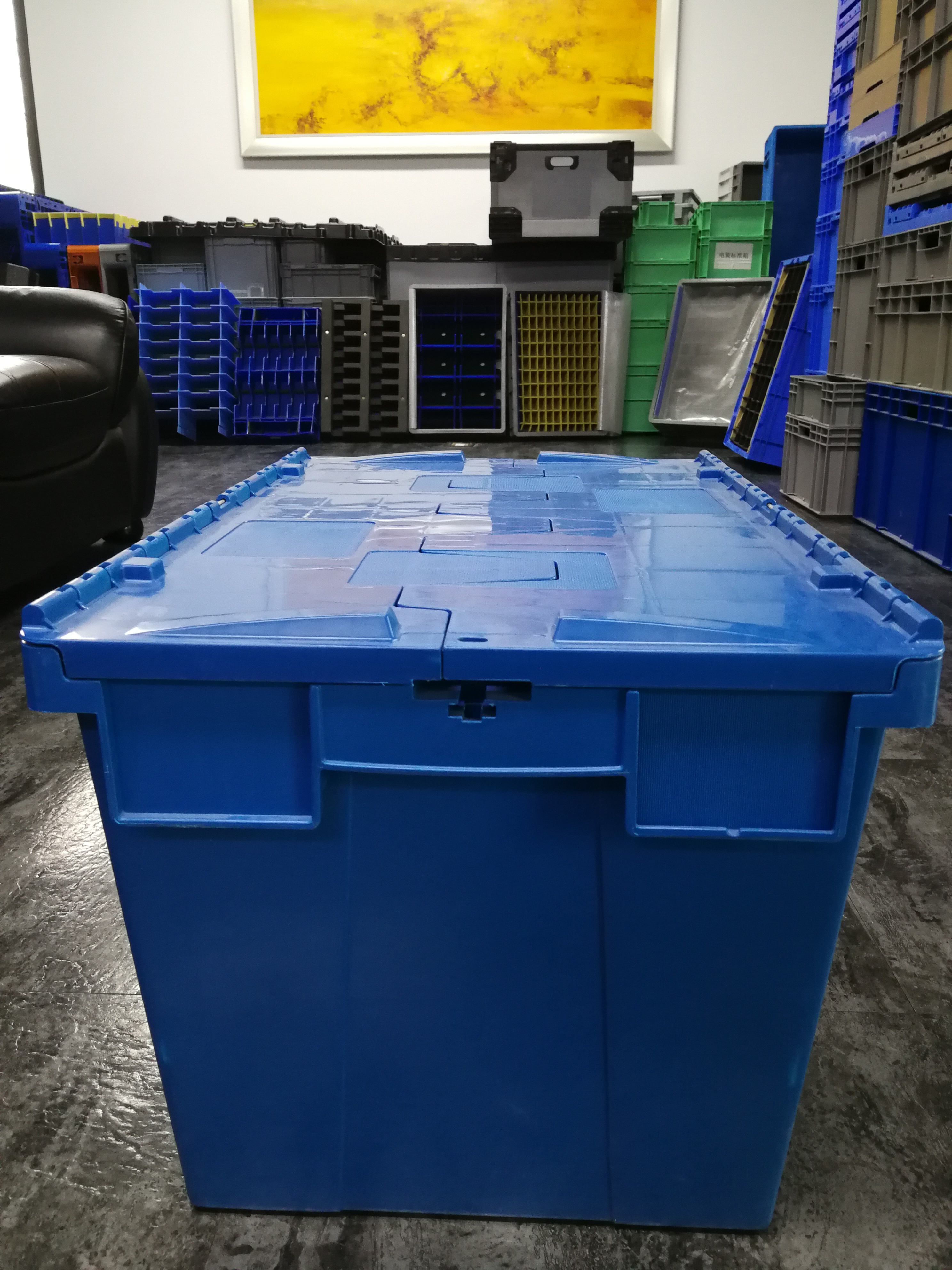 أحدث مدونات الشركة حول How Do Locking Mechanisms and Hinges Affect Plastic Attached Lid Container Performance?